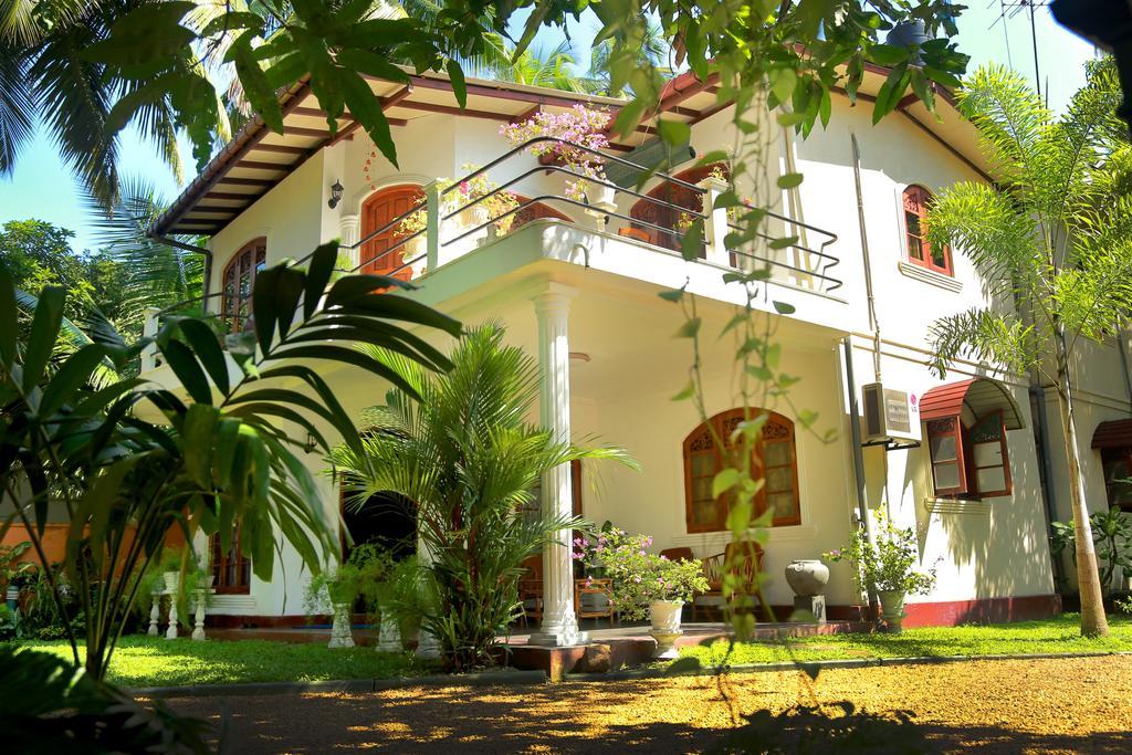Holiday Nest Bed & Breakfast 와두와 외부 사진