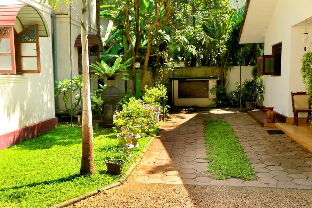 Holiday Nest Bed & Breakfast 와두와 외부 사진